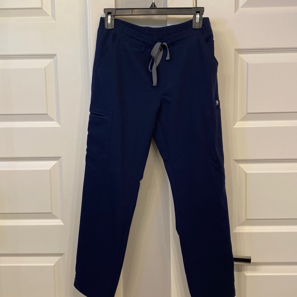 Figs navy Kade scrub pants small/petite
